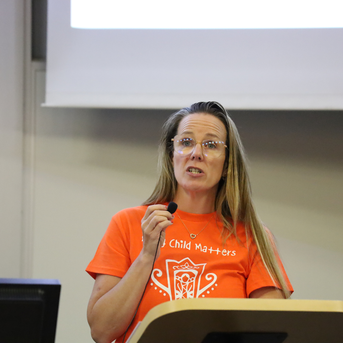 Lindsay Bell  (Anthropology, Social Science)